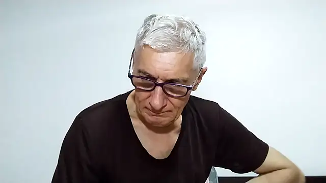 BIGUNCUTHARDCOCK webcam