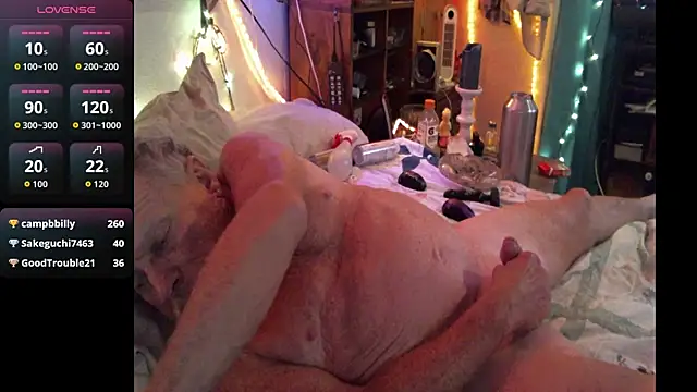 Pussyeat2please webcam