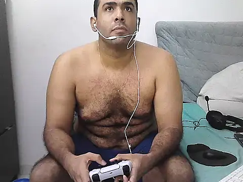 AlphaLatinoBear webcam