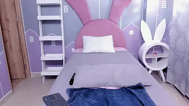 EmmaThompson__ webcam