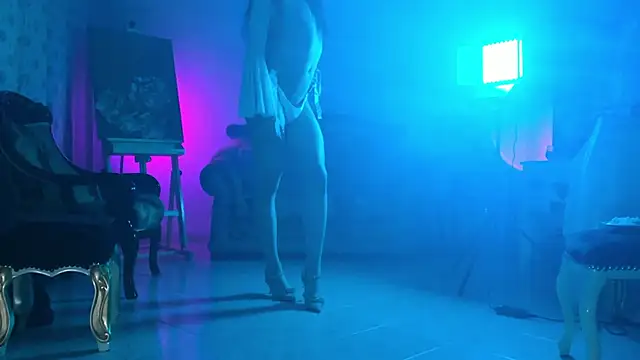 nonbinaryangel webcam