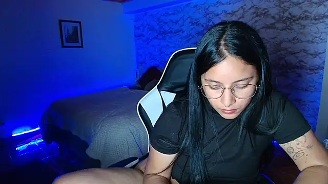 Camila_IRoose webcam