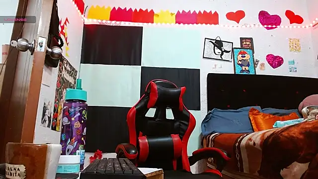 Saray_extrovert_ webcam