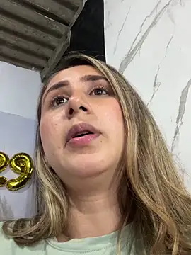 VictoriaWhitmore webcam