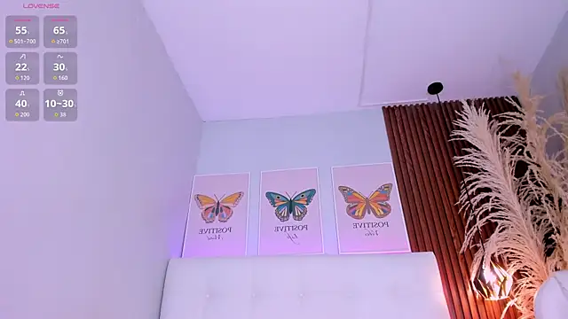 susie_thomsonn webcam