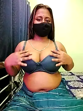 LoveLy-Soneya webcam