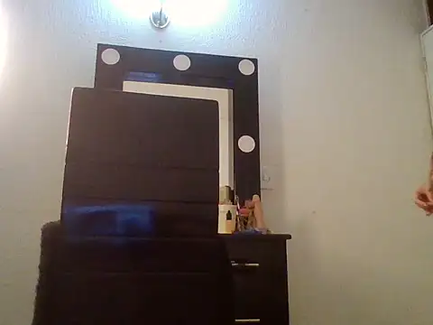 Mia_352 webcam