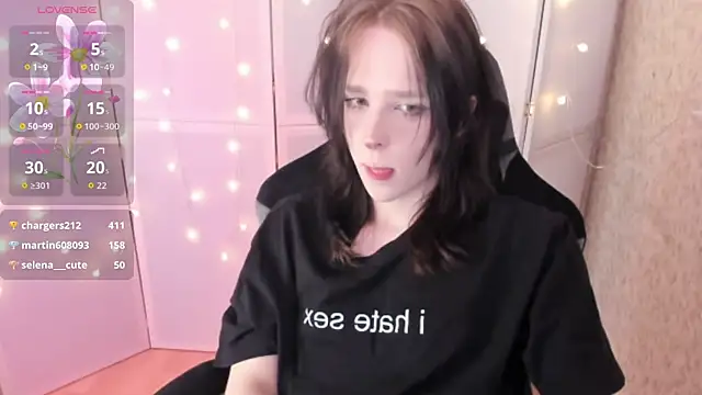 simochka_w - Simochka_w's free webcam - UK Sex Cams