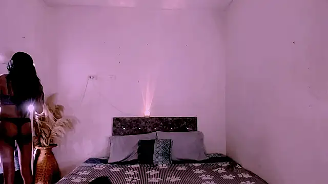 carolinemiller7 webcam