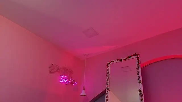 AllisonRoberts_ webcam