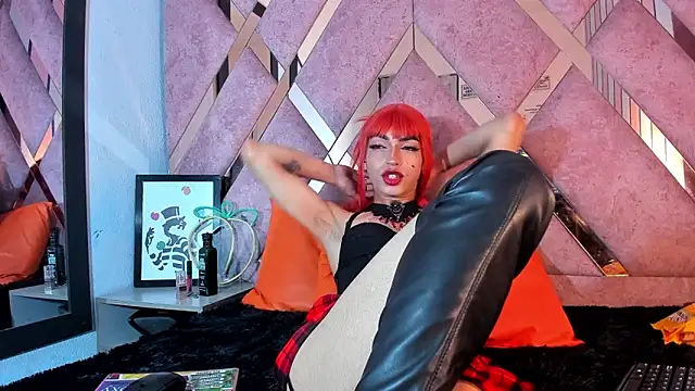 MeghanQueen__ webcam