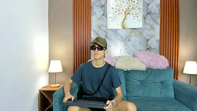 skyn_man - SKYN_MAN's free webcam - UK Sex Cams