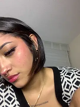 LilithMonette webcam