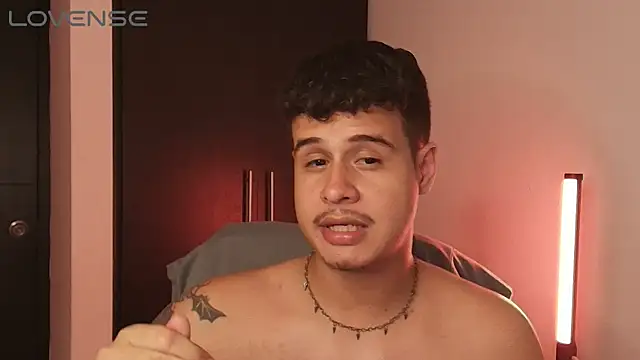 bjornsteel (M young) - Show biceps