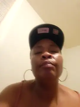 allleggs - AllLeggs's free webcam - UK Sex Cams