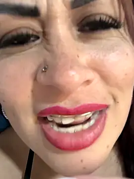 natymendoza998 (F milf) - Shake those boobs mommy😈