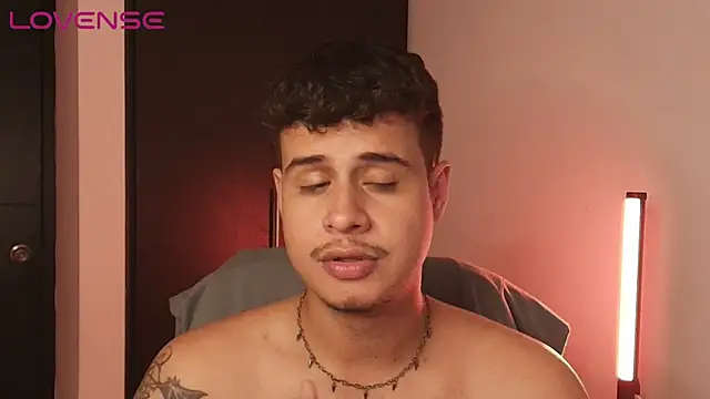 bjornsteel (M young) - Show biceps