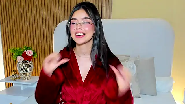 CristalMayson webcam