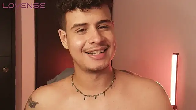 bjornsteel (M young) - Show biceps