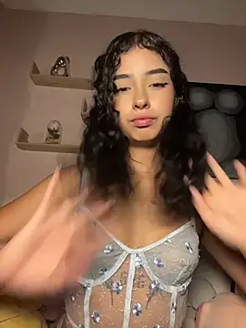 rossemelody (F teen) - Oil on the tits🍒