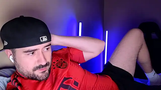 DominantTheo live sex cam