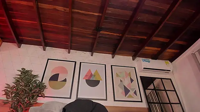 MiaKay1 live sex cam