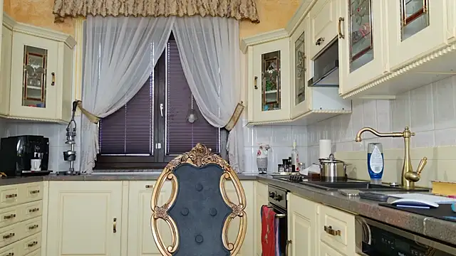 tunderose1 - TUNDEROSE1's free webcam - UK Sex Cams