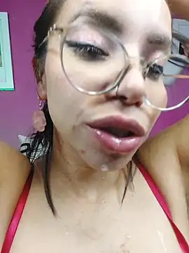 valentina_swallow webcam