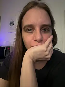 Webcam Model (Chantalee)  is live.Free join now!