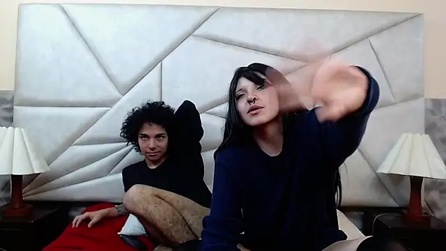 Nyx_and_Arian webcam