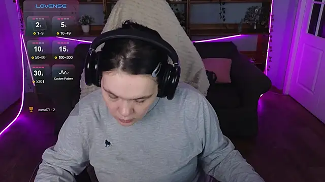 QwertyAnnie_Lbo webcam