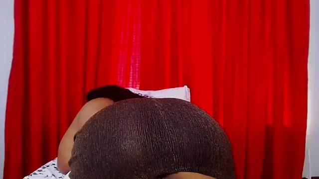 SexyBustyBoobs webcam