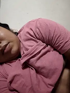 Webcam Model (FerLu8) is live