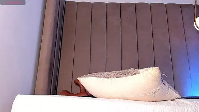 elise_diamond (F young) - suck fingers