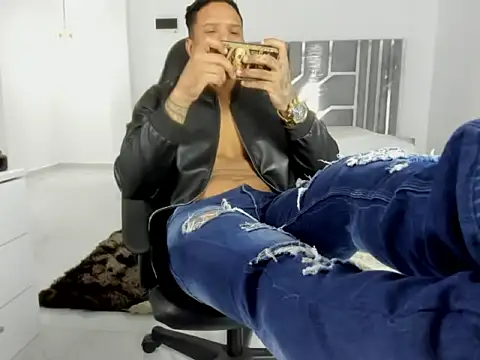 master_leather webcam