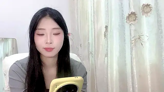 yiyibaby2026 - Yiyibaby2026's free webcam - UK Sex Cams