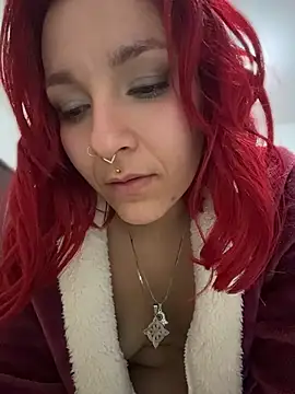 Amelie-RedHoney webcam