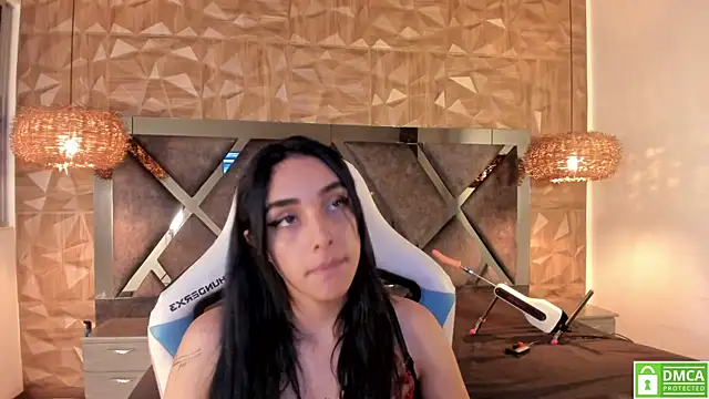 Kiara_velvet__ webcam