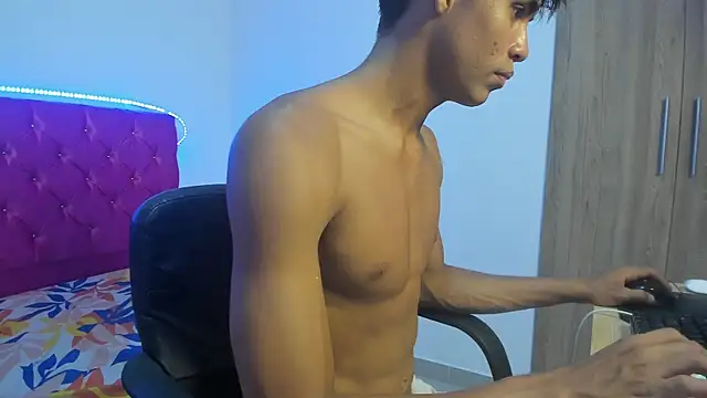 skinny_sam webcam