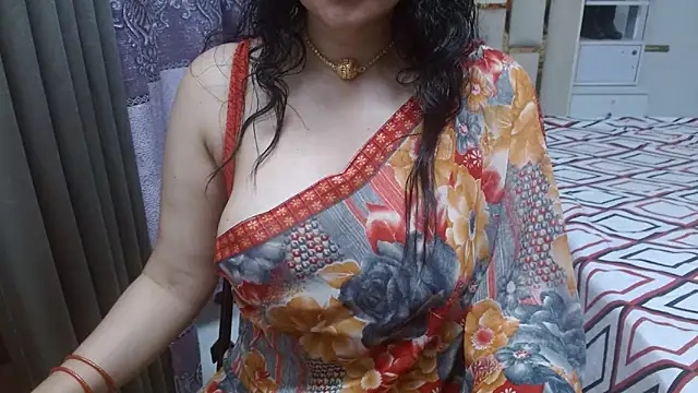 Lovelywife786 webcam