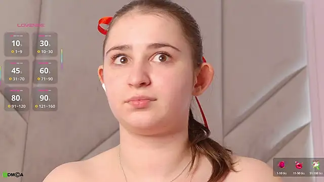 AnnaNoir - brunette petite live cam model from 