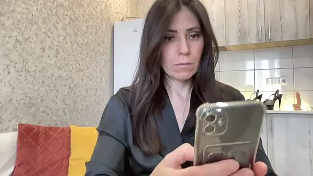 HotyWinter - brunette  live cam model from 