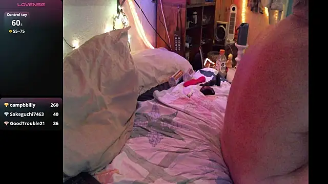 Pussyeat2please webcam