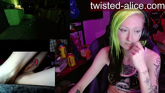 Twisted_Alice webcam