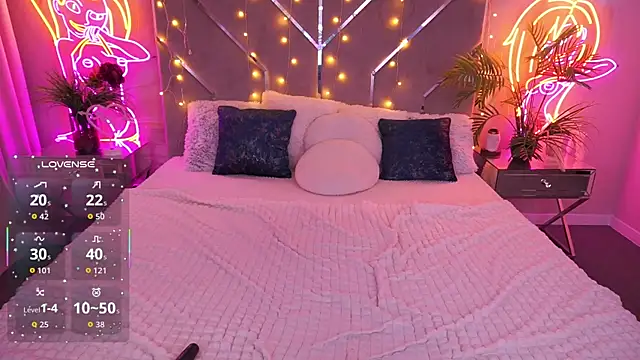 MirielleNymph webcam