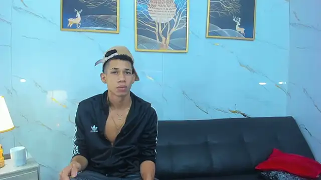 Little_nicoll webcam