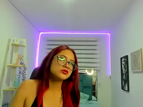 Sara_Red_X webcam
