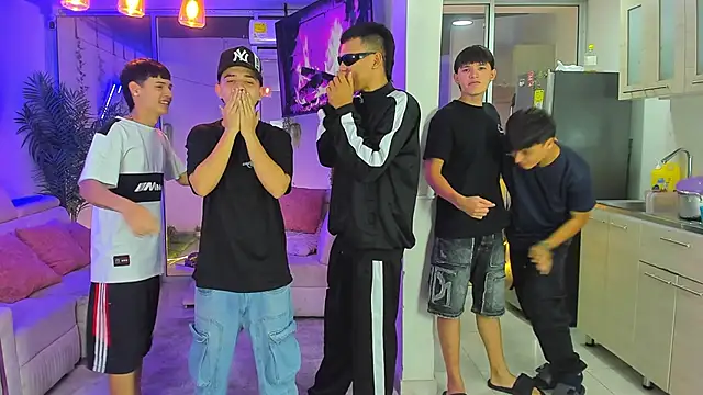 Houseofwarrios webcam