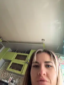 hotty_girls_here webcam