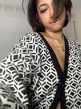 LilithMonette webcam